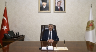 VALİ MÜKERREM ÜNLÜER’İN 30 AĞUSTOS ZAFER BAYRAMI MESAJI