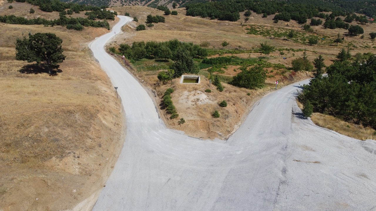 Büyükşehir, Ekinözü’nde Kırsal Mahallelerinin Ulaşımını İyileştiriyor