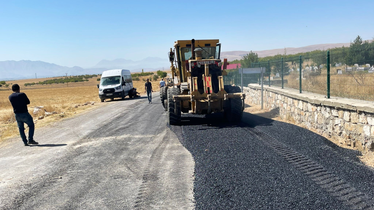Büyükşehir, Elbistan’da Kırsal Mahallelerin Ulaşımını İyileştiriyor