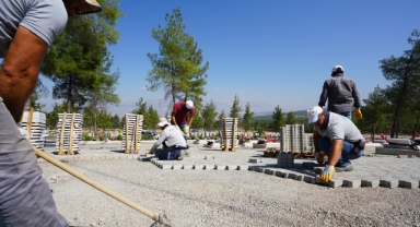 Büyükşehir, Kapıçam Mezarlığı’nda Çevre Düzenlemesini Sürdürüyor