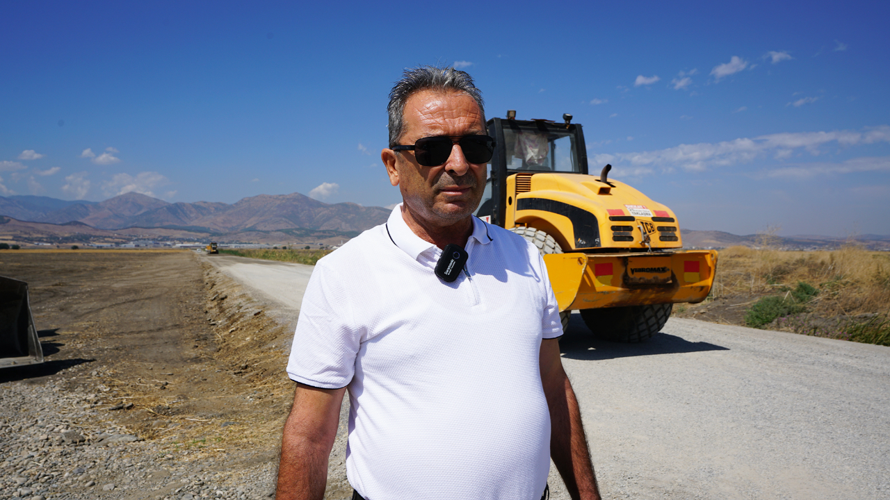 Büyükşehir, Türkoğlu’nda Bağlantı Yolunun Ulaşımını İyileştiriyor