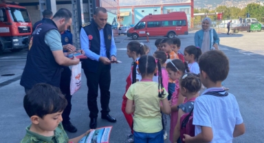 İtfaiye Haftası’nda Büyükşehir İtfaiyesi’ne Miniklerden Sürpriz Ziyaret
