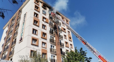Kahramanmaraş’ta hafif hasarlı binada yangın