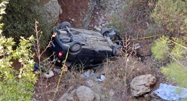 Kahramanmaraş’ta hafif ticari araç şarampole yuvarlandı: 1 ölü 5 yaralı