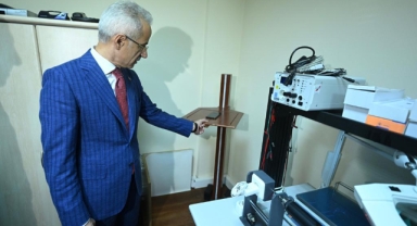 ULAŞTIRMA VE ALTYAPI BAKANI ABDULKADİR URALOĞLU CEP TELEFONU TEST MERKEZİNİ İNCELEDİ