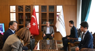 Başkan Güngör, Japon Heyetiyle Bir Araya Geldi