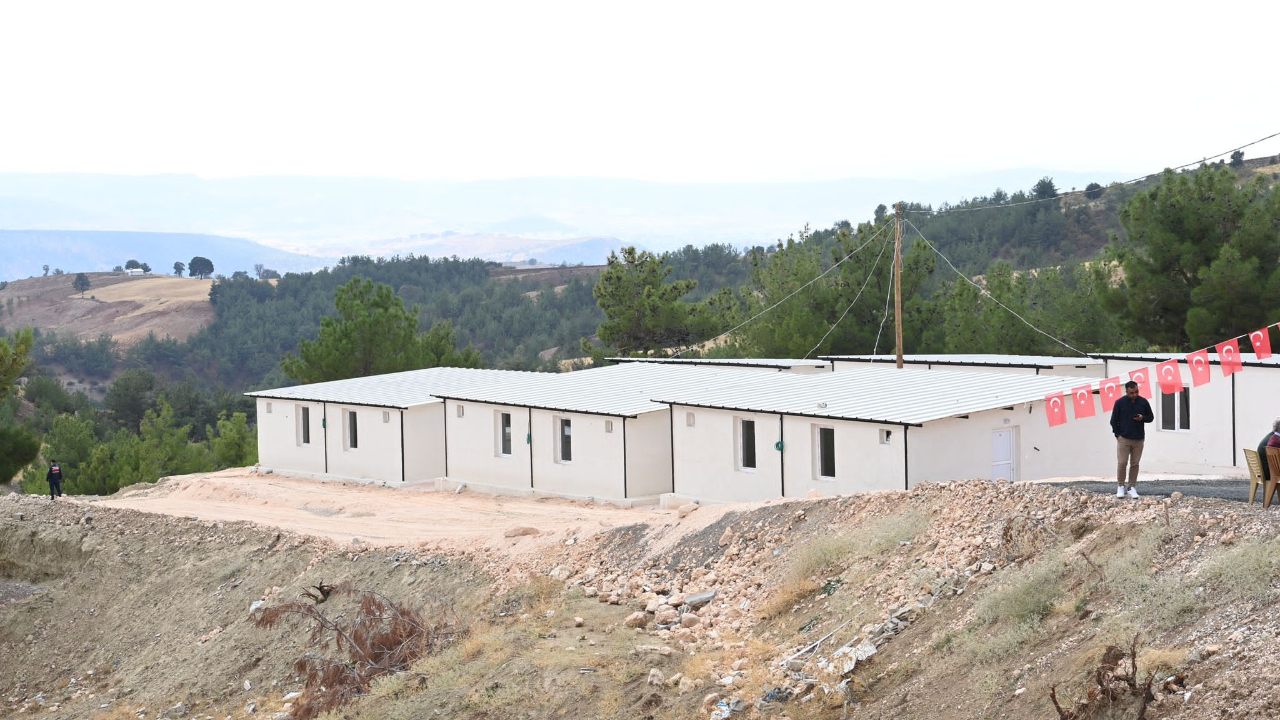 Başkan Güngör, Pazarcık’ta Depremzede Evlerinin Teslim Törenine Katıldı