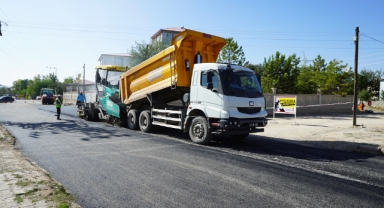 Büyükşehir, Darende Caddesi’nde Asfalt Yenilemelerini Tamamlıyor