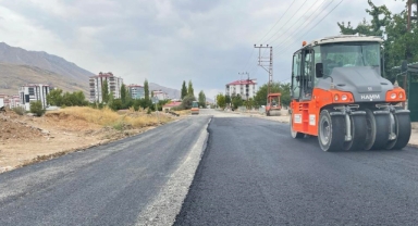 Büyükşehir, Elbistan’da Darende Caddesi’ni Yeniliyor
