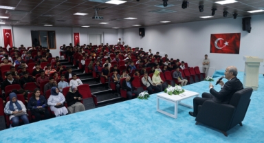 DULKADİROĞLU GENÇLİK MERKEZİ GENÇLERİN GÖZDESİ OLDU