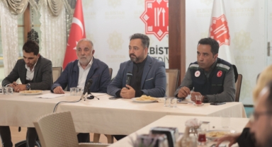 Elbistan’da kırsal mahallelerde yerinde dönüşüm projesi çerçevesinde depreme dayanıklı konutların inşası için önemli bir adım atıldı. 