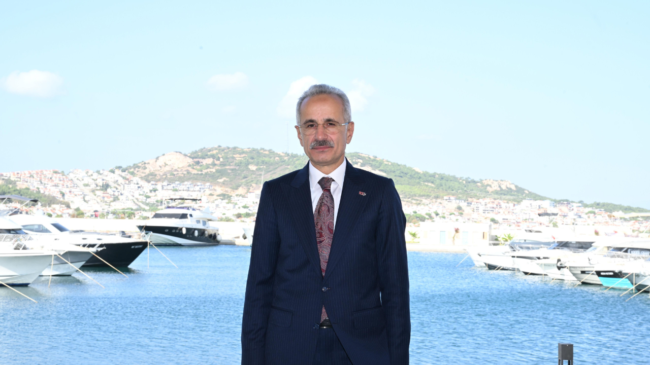 EN ÇEVRECİ ÖZELLİĞE SAHİP İZMİR YENİ FOÇA YAT LİMANI HİZMETE AÇILDI