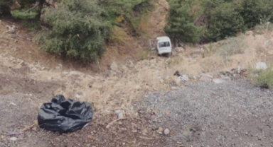 Kahramanmaraş’ta araç 40 metrelik uçuruma yuvarlandı: 3 yaralı