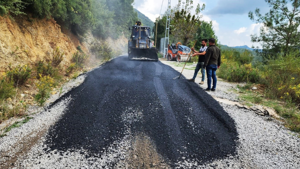 Büyükşehir, Andırın Kırsalında Ulaşım Yatırımlarını Sürdürüyor