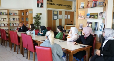 Büyükşehir’in ‘Kütüphane Söyleşileri’ Yazar Büyükçapar Programıyla Başladı