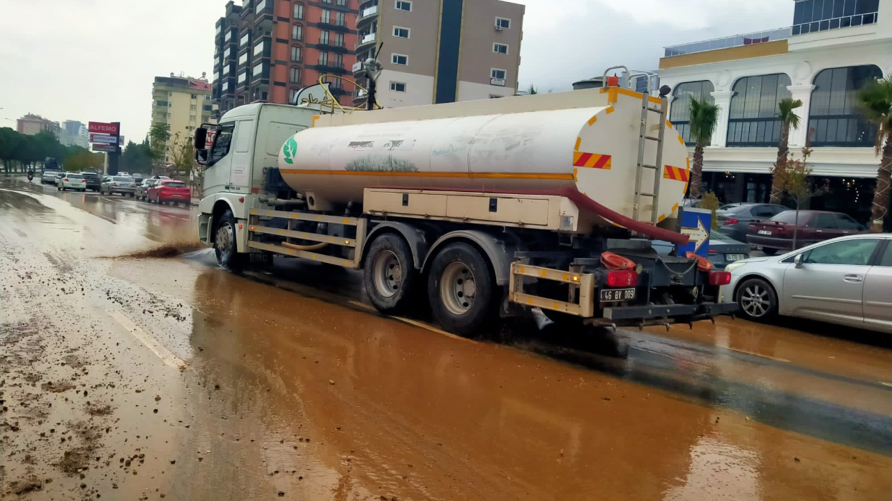 Büyükşehir, Sağanak Yağışlara Karşı Sahada