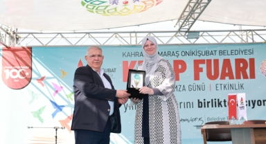 EXPO 2023 Kitap Fuarı, kültür söyleşileri ve imza günleriyle devam ediyor