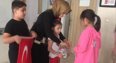 KAHRAMANMARAŞ’TA MİNİK ÖĞRENCİLERDEN FİLİSTİN’E ANLAMLI DESTEK