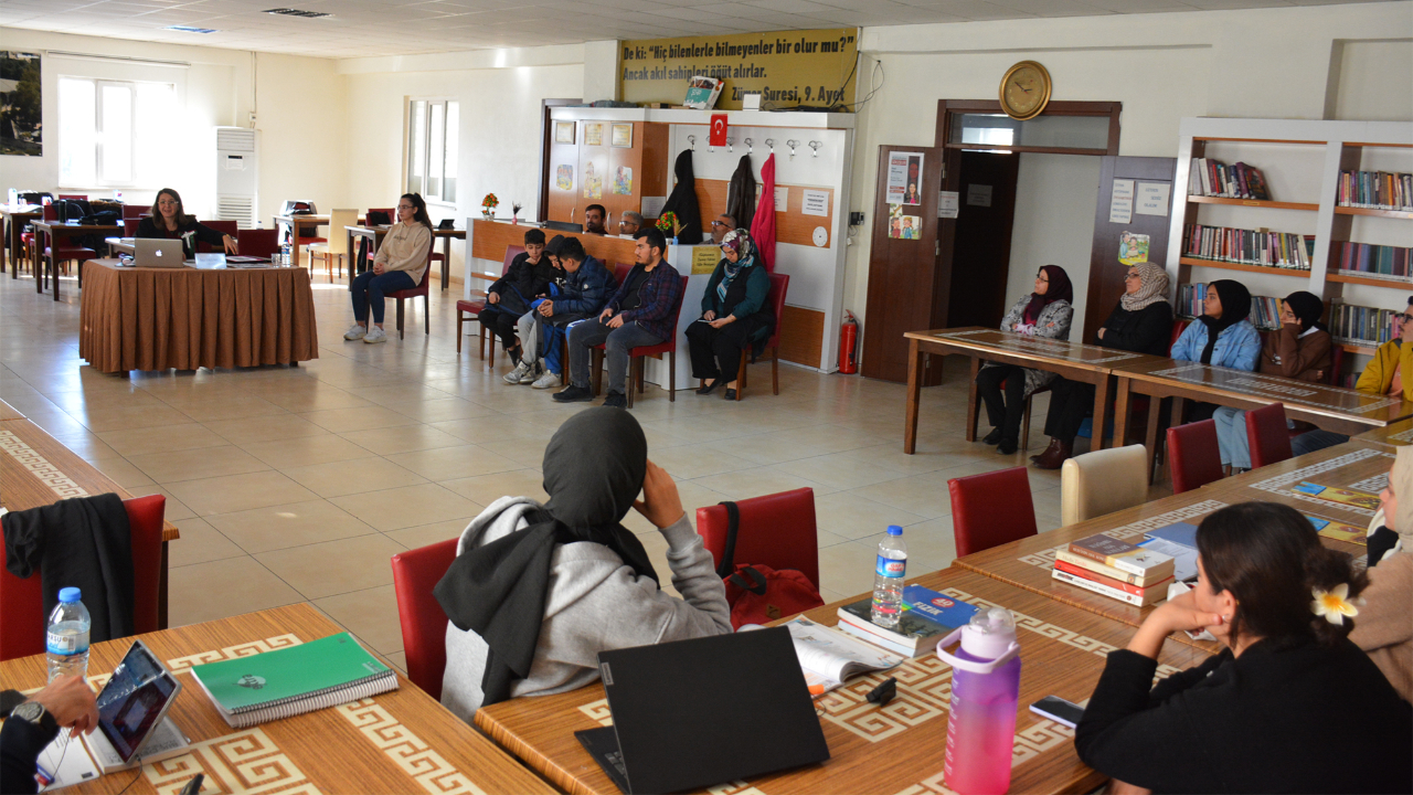 ‘Kütüphane Söyleşileri’ Edebiyatseverlerle Buluşmaya Devam Ediyor