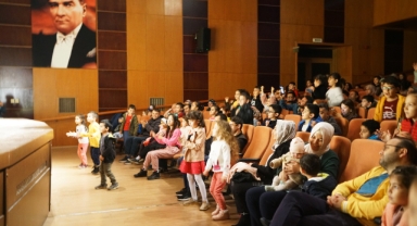 Minikler Büyükşehir’in Etkinliklerinde Hem Eğleniyor Hem Öğreniyor
