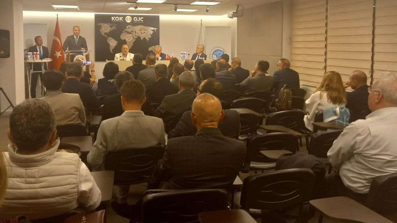 Türklüğün Kazak önderi Çokay KGK'da anıldı