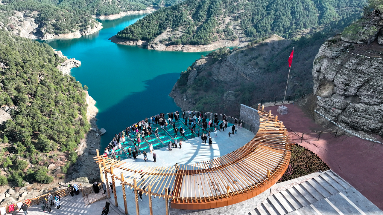 Ali Kayası Cam Teras’a Ziyaretçi Akını