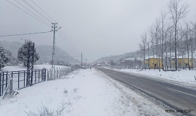 Andırın beyaza büründü