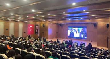 “AYBÜKE; ÖĞRETMEN OLDUM BEN!” SİNEMA FİLMİ, GÖKSUN’DA İZLEYİCİ İLE BULUŞTU
