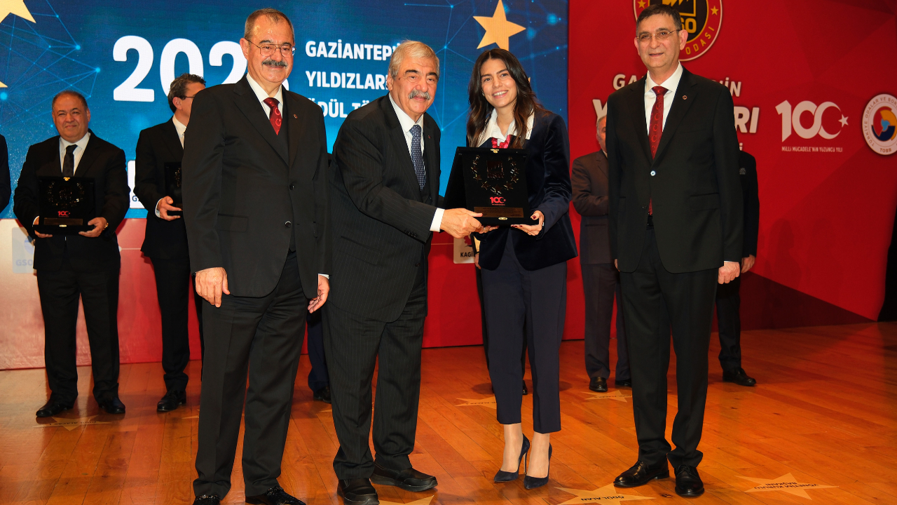 BAŞAK TRAKTÖR’E ASIRLIK MARKA ÖDÜLÜ
