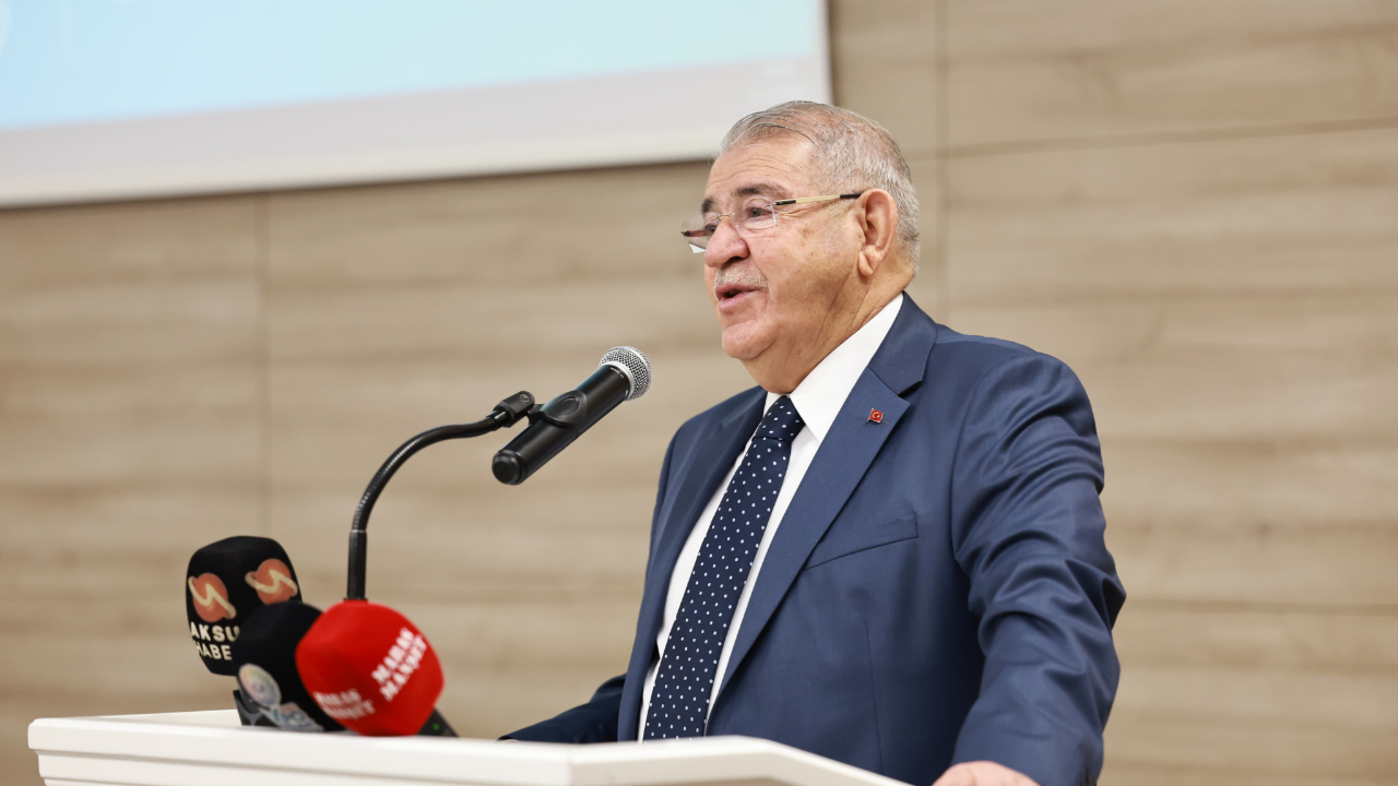 Başkan Mahçiçek; 9 yılda 680 bin kitabı öğrencilerimizle buluşturduk