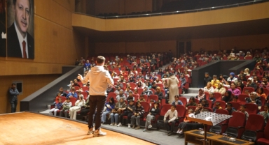 Çocuklar ‘Sertaç Abi’ ile Oyun Dünyasına Yolculuk Etti