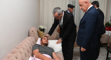 Kirişci ve Güngör’den Pençe – Kilit Harekâtı Bölgesinde Yaralanan Gürbak’a Geçmiş Olsun Ziyareti