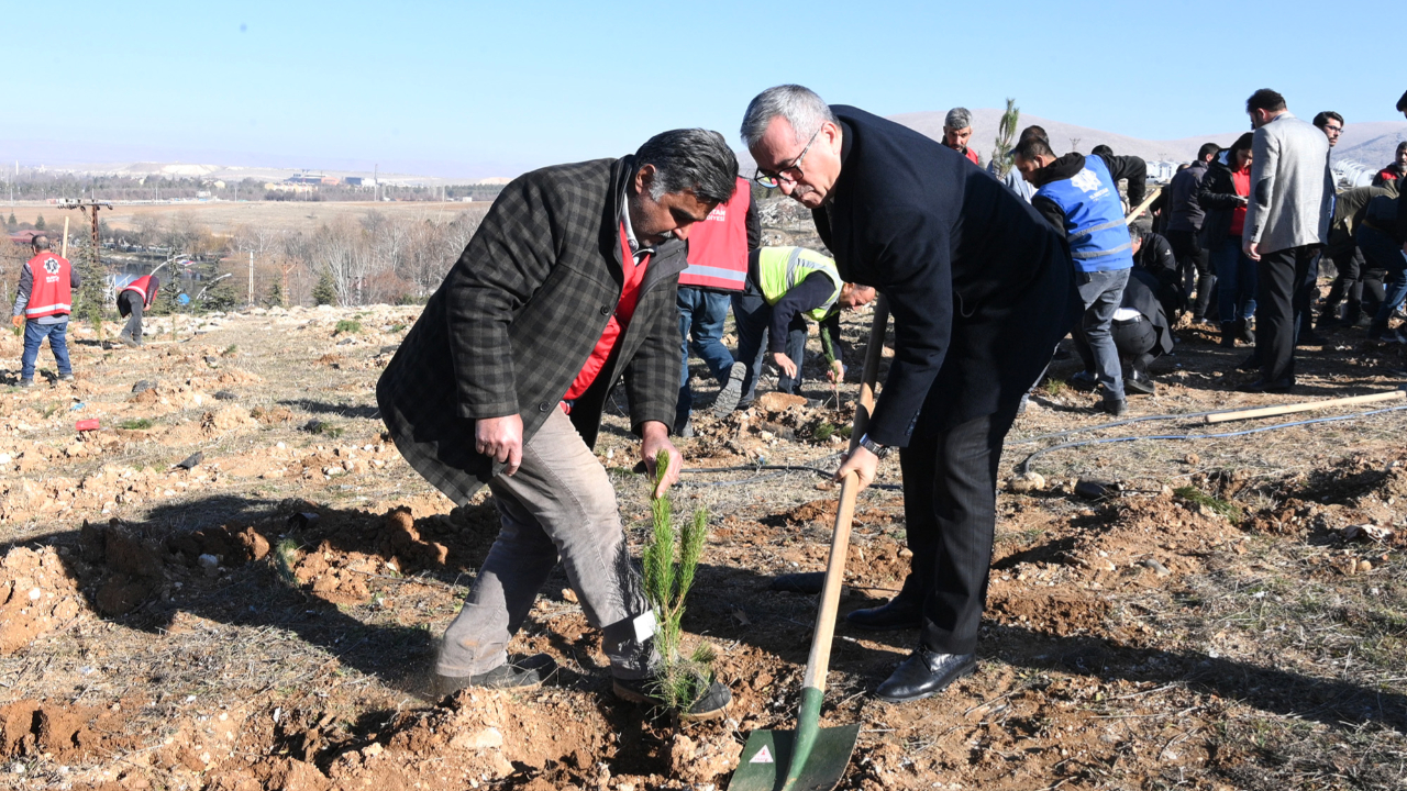 Kirişci ve Güngör, Elbistan’da Bir Dizi Ziyaret ve İncelemelerde Bulundu