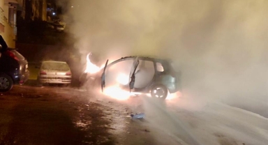 Otomobil yangını paniğe neden oldu