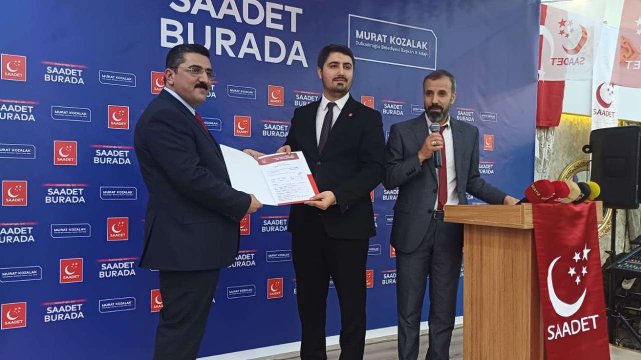 Saadet Partisi Dulkadiroğlu İlçe Başkanı Murat Kozalak, Beyaz Saray Düğün Salonu’nda düzenlenen toplantıda Saadet Partisi’nden Dulkadiroğlu Belediye Başkanlığı için aday adayı olduğunu açıkladı.