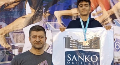 SANKO OKULLARI ÖĞRENCİSİ YÜZMEDE TÜRKİYE ÜÇÜNCÜSÜ OLDU