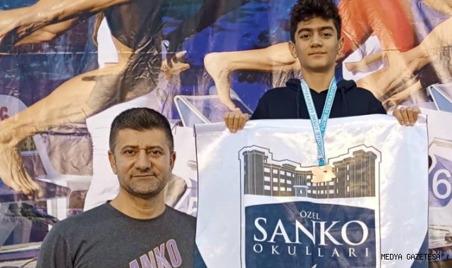 SANKO OKULLARI ÖĞRENCİSİ YÜZMEDE TÜRKİYE ÜÇÜNCÜSÜ OLDU