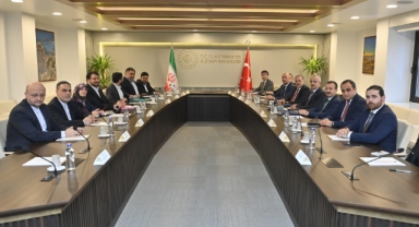 BAKAN URALOĞLU, İRANLI MEVKİDAŞI BAZRPASH İLE GÖRÜŞTÜ