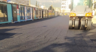Büyükşehir, Geçici Çarşılarda Üstyapı İmalatlarını Sürdürüyor