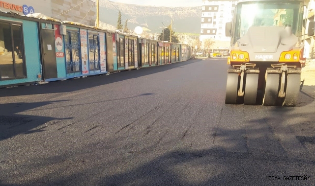 Büyükşehir, Geçici Çarşılarda Üstyapı İmalatlarını Sürdürüyor