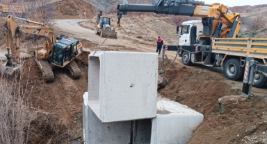 Büyükşehir, Göksun Kırsalında Yol Bakım Onarımını Sürdürüyor