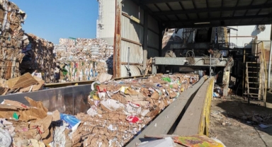 Depremde ağır hasar gören kağıt fabrikaları ayağa kaldırıldı