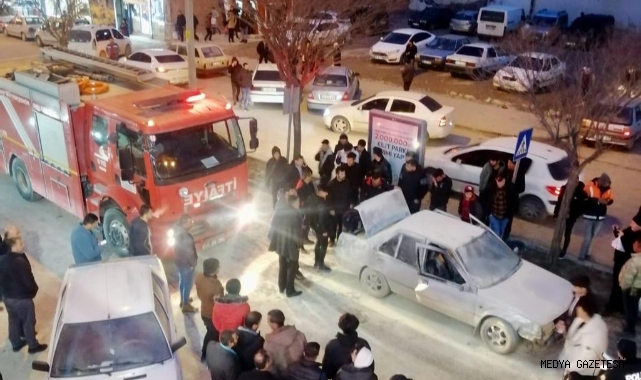 Elbistan’da seyir halinde olan otomobil bomba gibi patladı