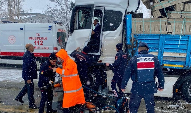 Kahramanmaraş’ta direksiyon hakimiyetini kaybeden sürücü zincirleme trafik kazasına neden oldu