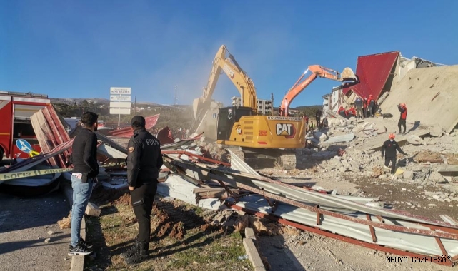 Kahramanmaraş’ta enkazın altına kalan operatörün cansız bedenine ulaşıldı