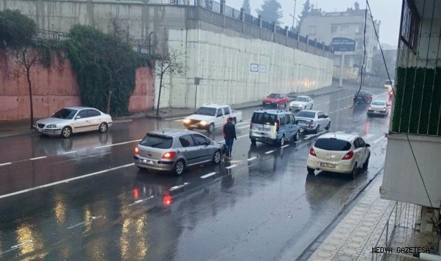 Kahramanmaraş’ta sağanak yağış zincirleme kazaya neden oldu