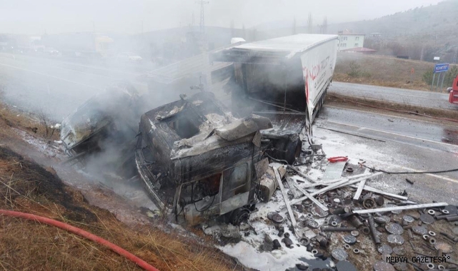 Kahramanmaraş’ta trafik kazası sonrası demir yığınına dönen tır sürücüsü öldü