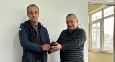 Necip Fazıl Mahallesi Muhtar Adayı Halit Bekereci’deun 10 Ocak Gazeteciler Günü hediyesi