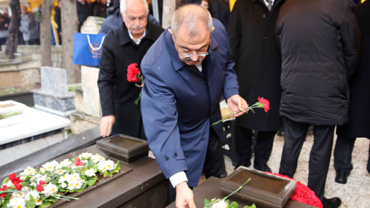 SANKO’NUN KURUCUSU SANİ KONUKOĞLU, MEZARI BAŞINDA ANILDI