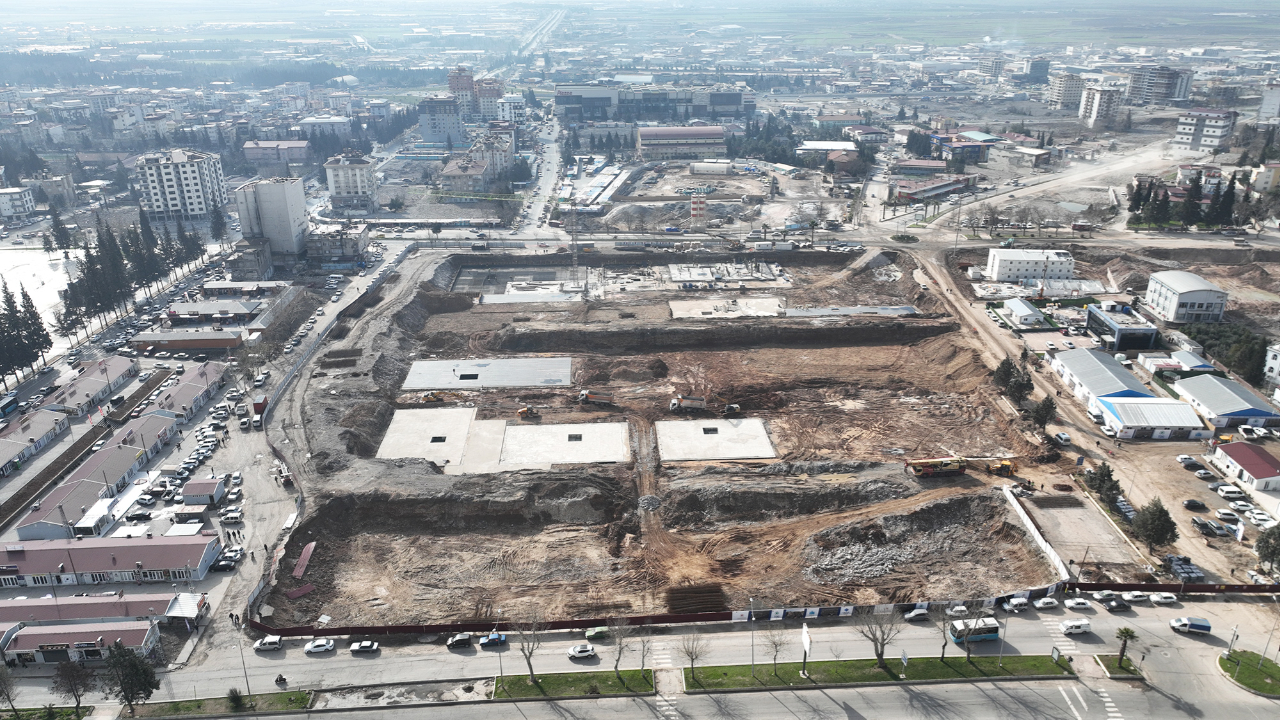 Şehir Merkezinde Kalıcı Konut ve İş Yerlerinin Temelleri Bir Bir Atılıyor